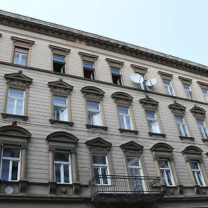 rezervați aici