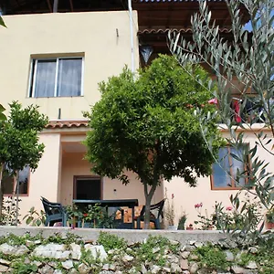 Noah&kristel , Berat Albanië