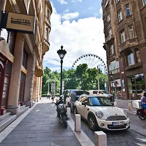 rezervați aici